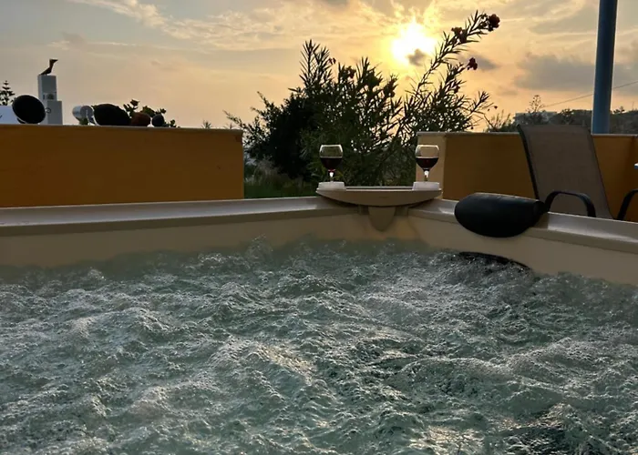 Bonita Private Traditional House Сasa de vacaciones *