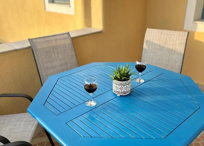 Bonita Private Traditional House Kamári